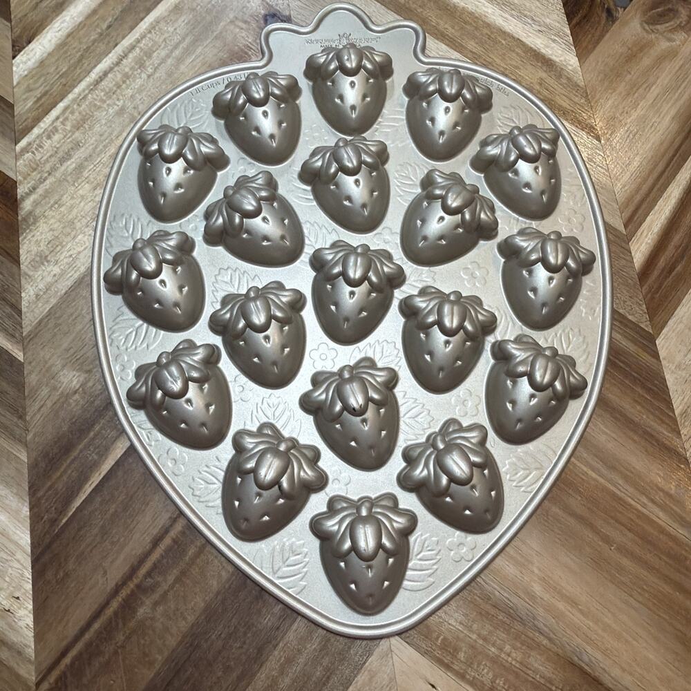 Nordic Ware Strawberry Patch Bites Non-Stick Aluminum Cake Pan Silver .43 Liter